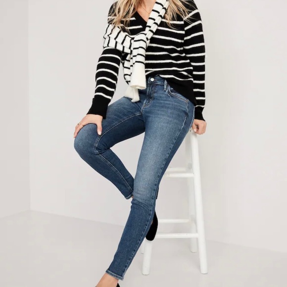 Old Navy women’s Rockstar blue jeans denim straight leg size 2 26 NWOT boho punk - Picture 2 of 9